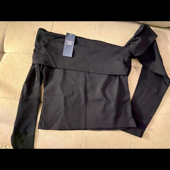 Abercrombie & Fitch Sweaters - Abercrombie seamless fabric off the shoulder top- brand new with tags